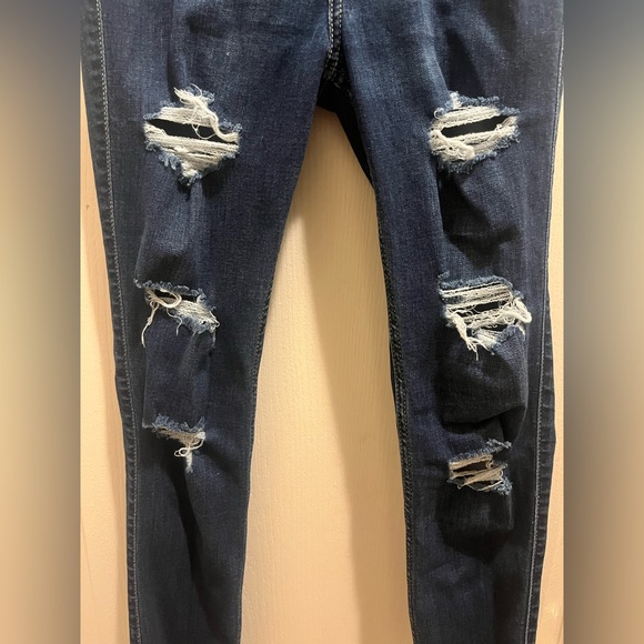 Hollister. High Rise Super Skinny (Hollister classic stretch) - Picture 2 of 5